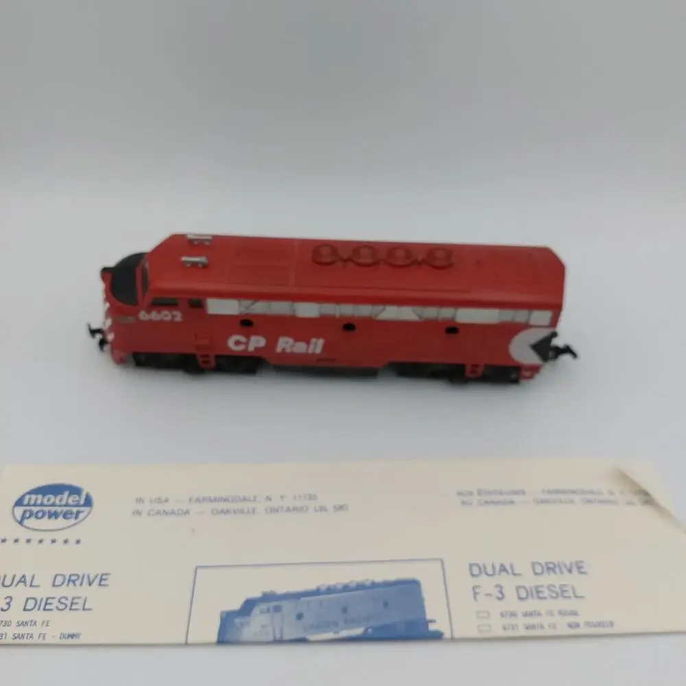Vintage Model Power HO Scale CP Rail F9 Diesel Locomotive 6602 Red Train Toy